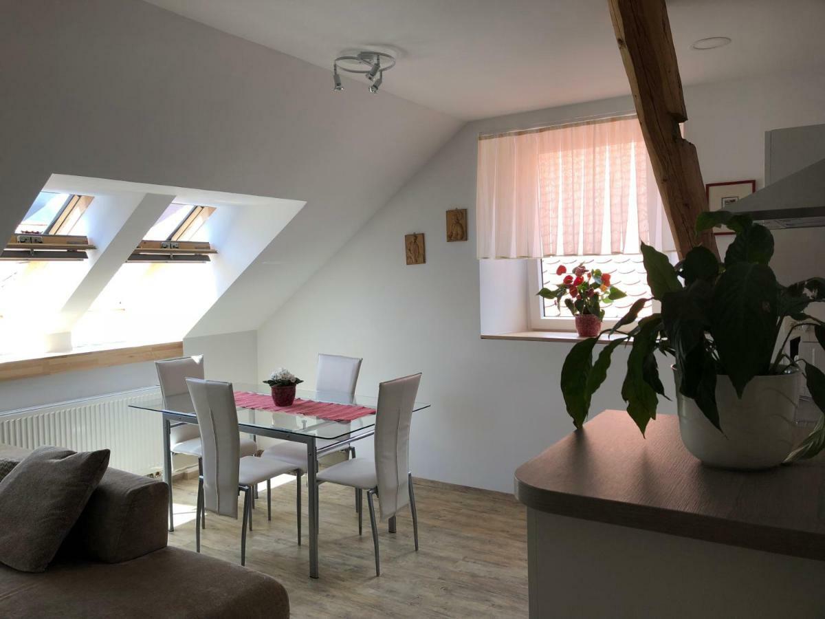 Apartma Linhartov Trg Radovljica Exterior photo